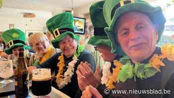 Volle bak in café Hal Central voor Saint Patrick’s Day