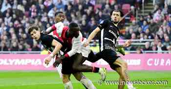 Tegen AZ gebeurt precies wat coach Farioli wilde vermijden: Ajax raakt de controle kwijt