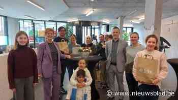 Nieuwe inwoners krijgen rondleiding en broodjeslunch op gemeentehuis