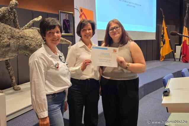 Zonta reikt award uit aan scholiere Wiktoria
