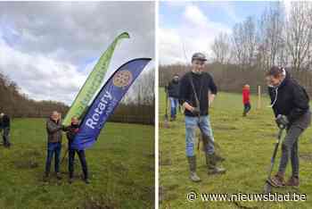 Natuurpunt en Rotary Club planten 450 bomen aan in nieuw bos
