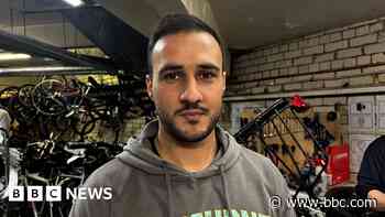The refugees giving back to community bike scheme