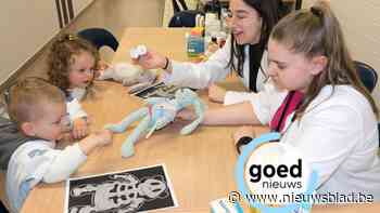 Kinderen maken eigen knuffels beter in TeddyBear Hospital: “We hopen de angst voor dokters weg te nemen”