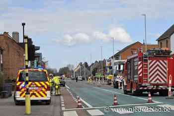 Stationsstraat afgesloten door breuk in gasleiding: drie woningen preventief ontruimd