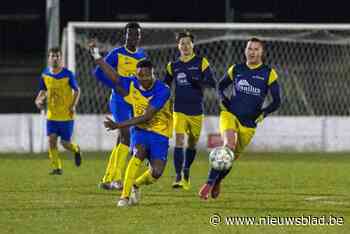 Willem De Roeck doet leider Nokere-Kruishoutem de das om en kondigt zijn afscheid aan bij Winnik: “ Cirkel is rond”