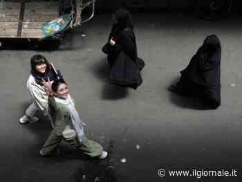 Droni, app e high tech contro le donne: così l'Iran caccia quelle senza il velo