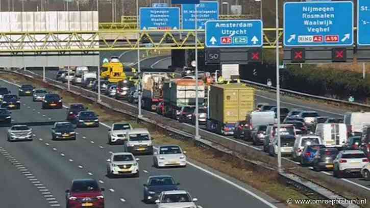 Ongeluk op de A2 zorgt voor lange file tijdens avondspits