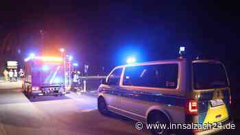 Unfall auf der B299 zwischen Altötting und Winhöring: Motorrad und Auto beteiligt