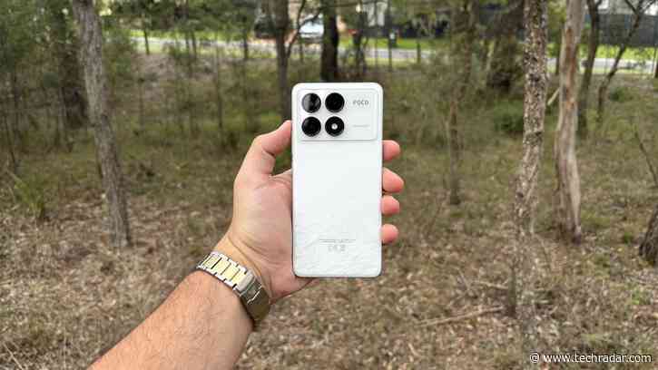 For a mid-range handset, the Poco F6 Pro is premium in more ways than one, but I found it hard to ignore some of its key pitfalls