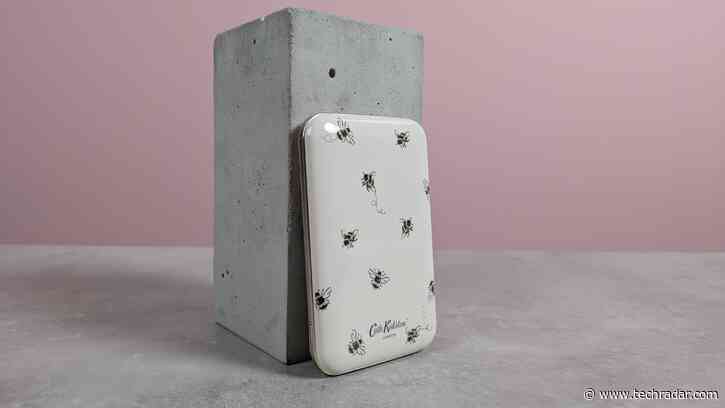 The VQ Cath Kidston 5,000mAh Power Bank is one of the most stylish batteries I’ve seen, but it’s too slow for the price