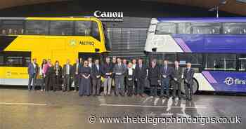 Minister and industry leaders come together to discuss green buses and jobs