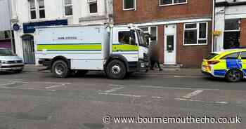 RECAP: Bomb disposal team in Bournemouth street