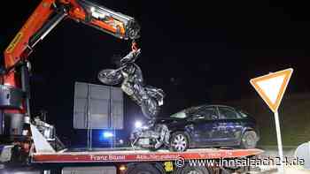 Unfall bei Altötting am Montagabend: Biker schwer verletzt