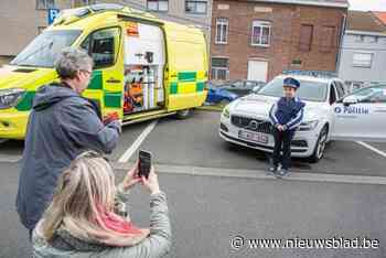 Wie originele communiefoto’s wil, kan langsgaan bij fotoshoot van politie, brandweer en Rode Kruis