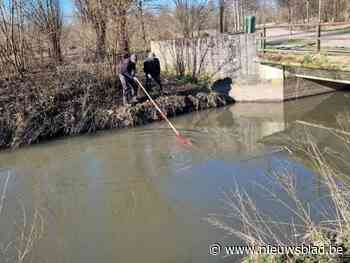 Slagboom aan natuurgebied Kevie vernield en in Jeker gegooid, ook zakken zwerfafval verscheurd