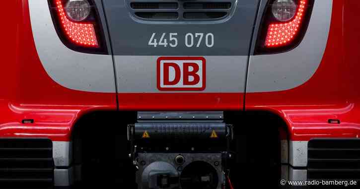 Oberleitungsschaden legt Bahnstrecke in Oberbayern lahm
