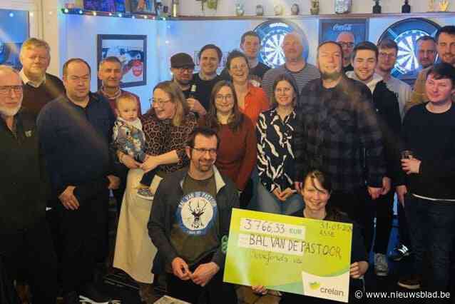 Berrefonds krijgt mooie cheque van organisatie Bal van de Pastoor