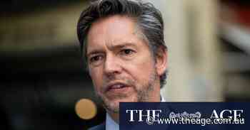 Lord Mayor backflips on promise of 50,000 free swimming lessons and $2 swims