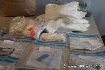 Luxeproducten, cash geld, en grote hoeveelheid drugs: politie rolt drugsbende op na intensief onderzoek