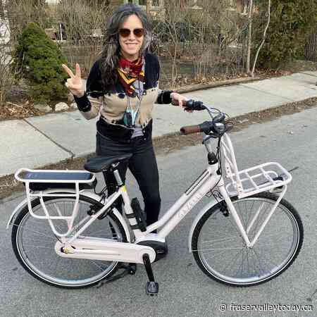 Want to get into cycling? Start slow before shifting into high gear, experts say