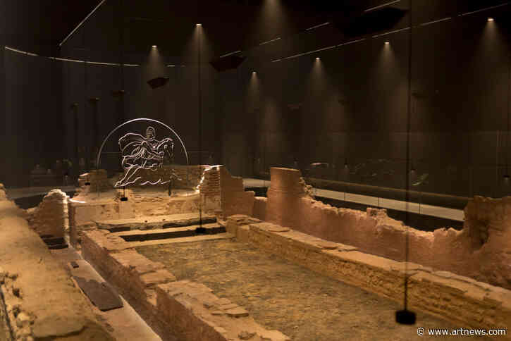 Bloomberg Donates 14,000 Artifacts Unearthed in Renovation to London Museum