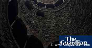 A spring dance and a fish protest: photos of the day – Tuesday