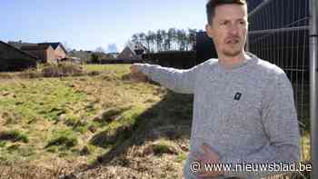 "Mijn bouwgrond is waardeloos geworden": iIedereen verzekerde Filip dat hij er mocht bouwen, maar provincie weigert vergunning: