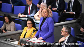Bundestag-Abstimmung zu historischem Schuldenpaket: Bundestag stimmt mit Mehrheit für Gesetzesänderung