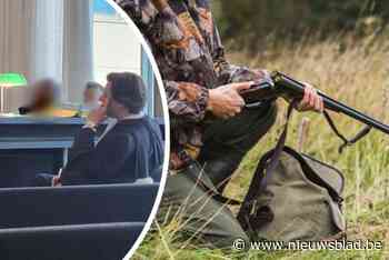 Parket vraagt celstraf en boete voor broers die gif en andere verboden wapens gebruikten: “Een jager doet zo niet aan jacht”