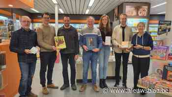 Lokale auteurs signeren Geelse geschiedenisboeken en gedichtenbundels in Standaard Boekhandel