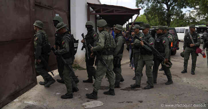 Usa deportano a El Salvador membri della gang Tren de Aragua: così la repressione diventa spettacolo