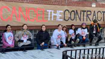 Protest targets engineering firm hired by Ontario to work on Toronto bike lane removal