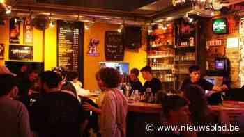 Vrienden van het Varken komen samen in het jeugdhuis om herinneringen op te halen