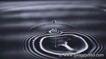 Microlightning in Water Droplets Could Explain the Origin of Life on Earth