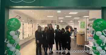 Crayford opticians marks anniversary with special guests and cake