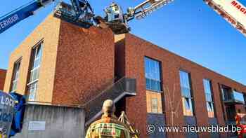 Hoogtewerker knalt tegen muur van woonzorgcentrum in Beringen: “De bewoners waren geschrokken”