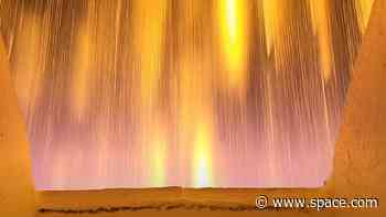 Feel the burn with this amazing video of a Varda space capsule's plunge through Earth's atmosphere