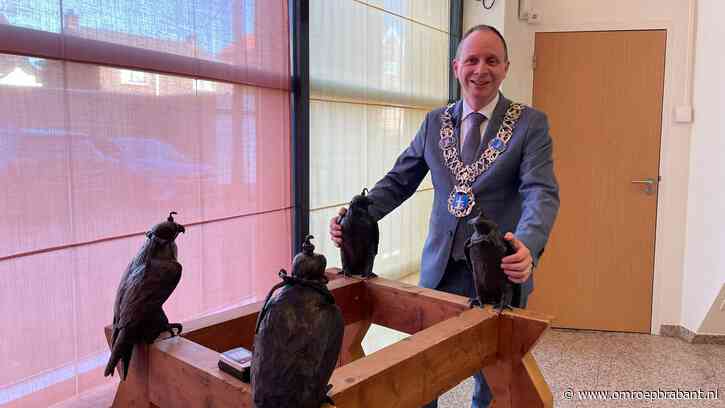 Burgemeester sluit weemoedig deur gemeentehuis: 'Ik ga de mensen missen'