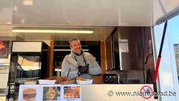 Wekelijkse markt van Hoevenen is eetkraam rijker: “Deze zomer brengen we een nieuwe soort bagel uit”