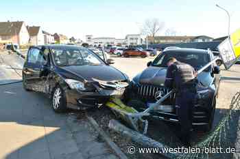 Auto wird auf Parkplatz geschleudert