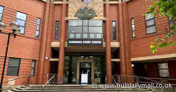 Man threatens to chop off police officer's head with machete in 12-minute stand-off in Hull home