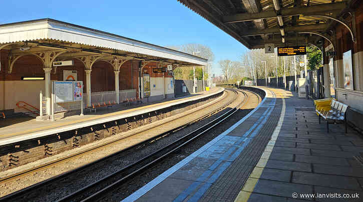 Ampersand Station: How WWII created an unofficial tube station