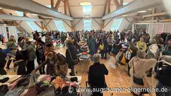 Erfolgreicher dritter Kleidertausch in Landsberg