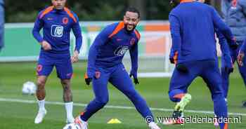 Ronald Koeman zet Memphis Depay meteen in de basis tegen Spanje: ‘Hij oogt fris en goed’