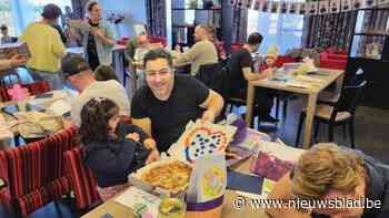 Kleuters trakteren papa’s op zelfgemaakte pizza voor vaderdag