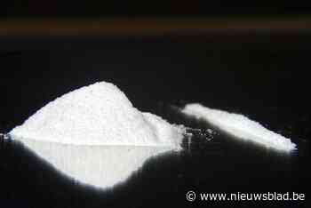 Vrouw die ’s nachts speed dealt met 8-jarig dochtertje achter op brommer krijgt mildere straf