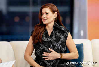 Debra Messing 'could not believe' she's related to this politician after 'Finding Your Roots' episode