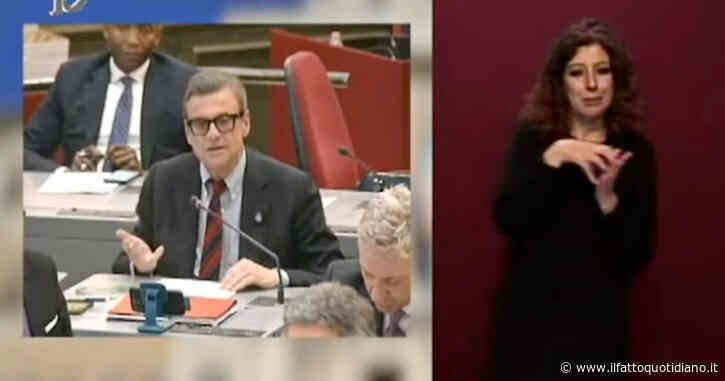 Stellantis, l’ironia di Calenda con Elkann: “Ma lei non ha mai sbagliato nulla? Non ha responsabilità nella crisi?”