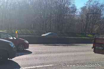 Wagen volledig uitgebrand op E411