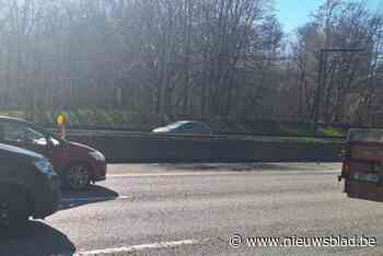 Wagen volledig uitgebrand op E411